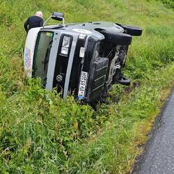 Ein Team ist von der Straße abgekommen. Keine Verletzten