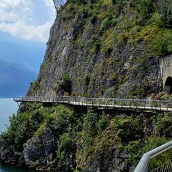 Not 'gorge scary' at all. Impressive engineering, opened in 2018.