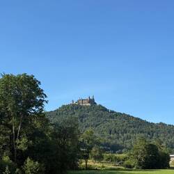 Abschied von Hechingen und den Wilhelms'. Sieht schon gut aus die Burg. Perfekte Filmkulisse.