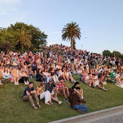 Sunset crowds at Jardim de Morro