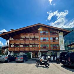 Hotel Crepes de Sèla - bedeutet Sellaflesen oder Felsen des Sellastocks