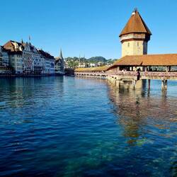 ... mit Kapellbrücke und Wasserturm ...