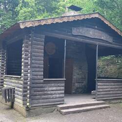 Schutzhütte riesengroß