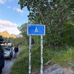 Das wohl kürzeste Ortseingangsschild der Welt Å