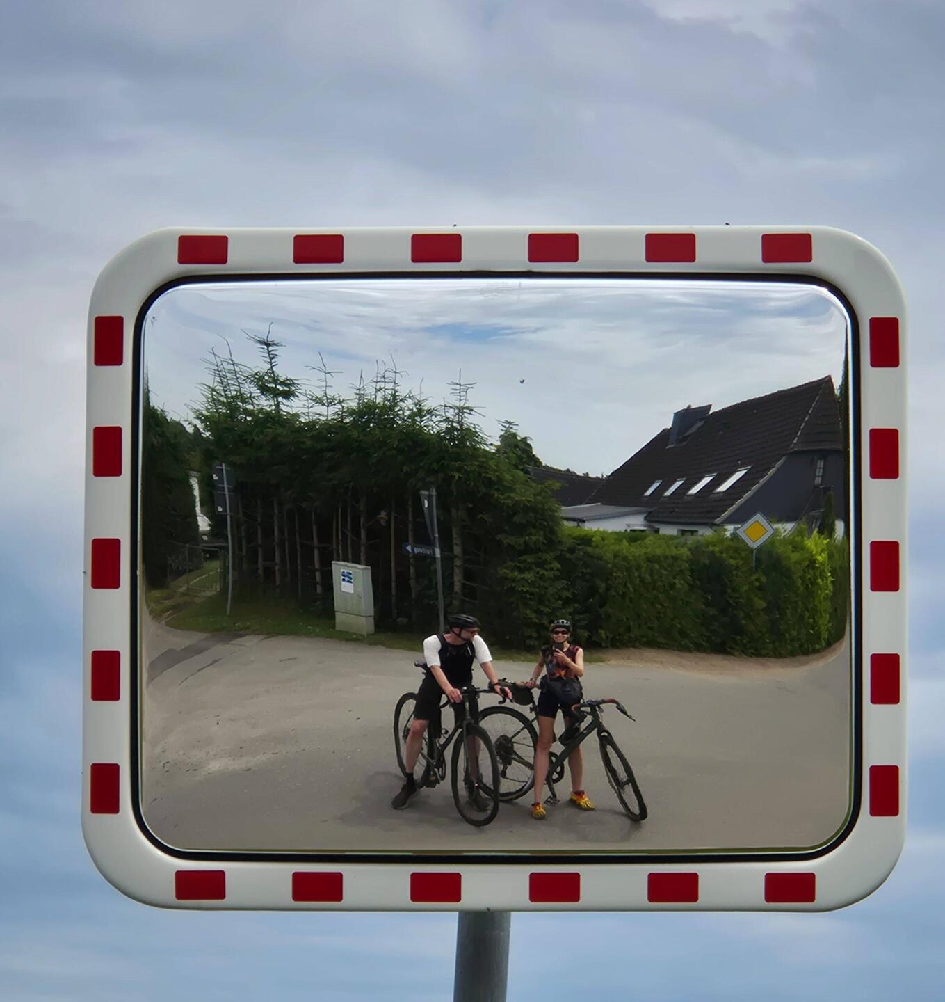 Spieglein Spieglein an der Straße 😅