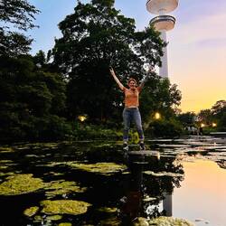 Jesus, Zisi kann auf dem Wasser laufen.