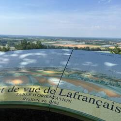 Du point de vue de La Française, on peut voir jusqu'aux Pyrénées