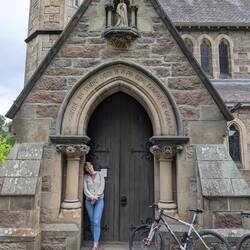 Aberlour Kirche, Flucht vor dem Schauer