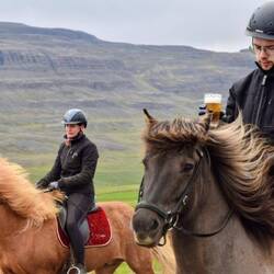 He had a full beer in the horse, is that a complete gallop And he did not spill a drop