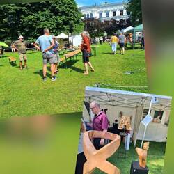 Oben: eine altonale-Ausrichterin erklärt uns den Weg zum Streetfood