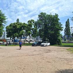 Räder abstellen neben dem Schulauer Hafen