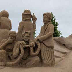Kunstwerke aus Sand am Strand von Lappeenranta