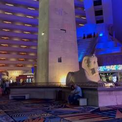 Hotel Luxor von innen