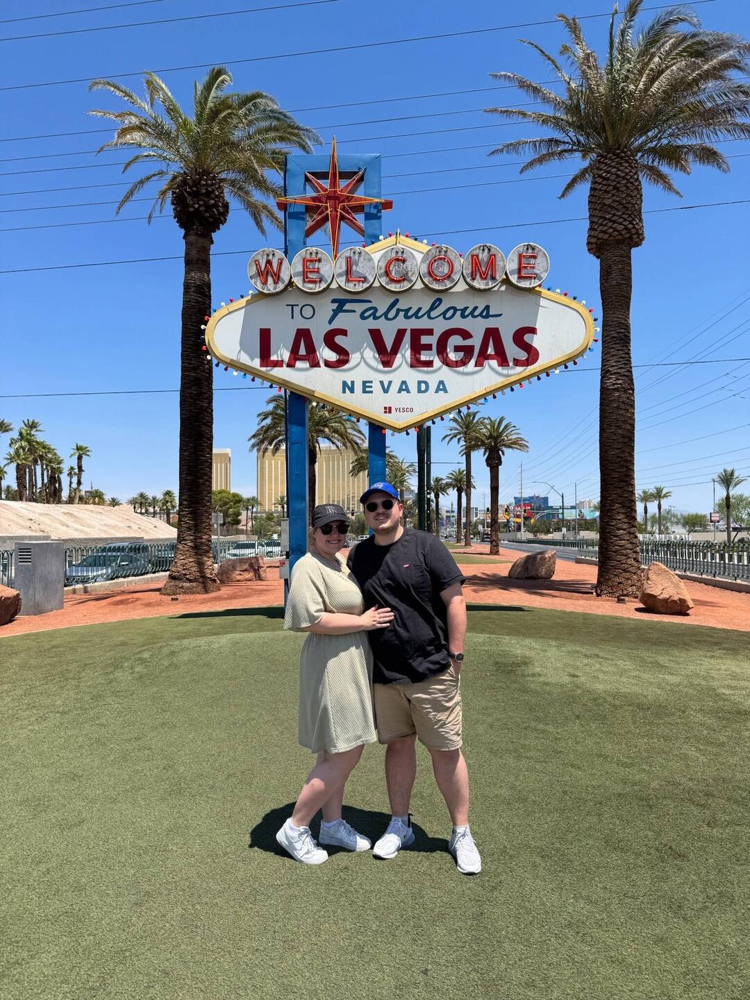 Must Do - Foto am Las Vegas Schild