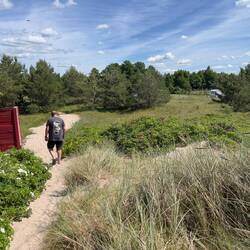 Weg vom Campingplatz zum Strand