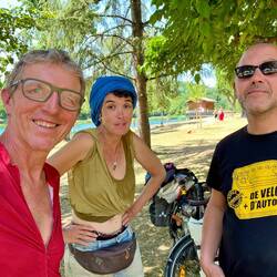 Avec Aline et Rémi, venus faire une pause fraîcheur au bord du lac