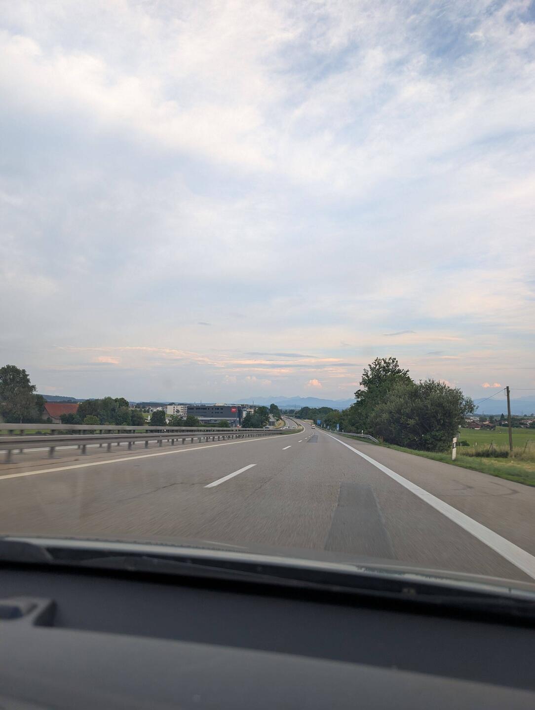 Erstes Mal Alpenblick - die Vorfreude wächst (und das Realisieren, dass jetzt wirklich Urlaub ist :)