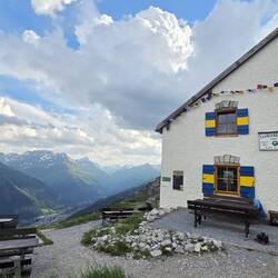 Leutkircher Hütte und Talblick