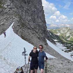 Das erste Joch und eine schöne Begegnung mit einem älteren Wanderer-Ehepaar