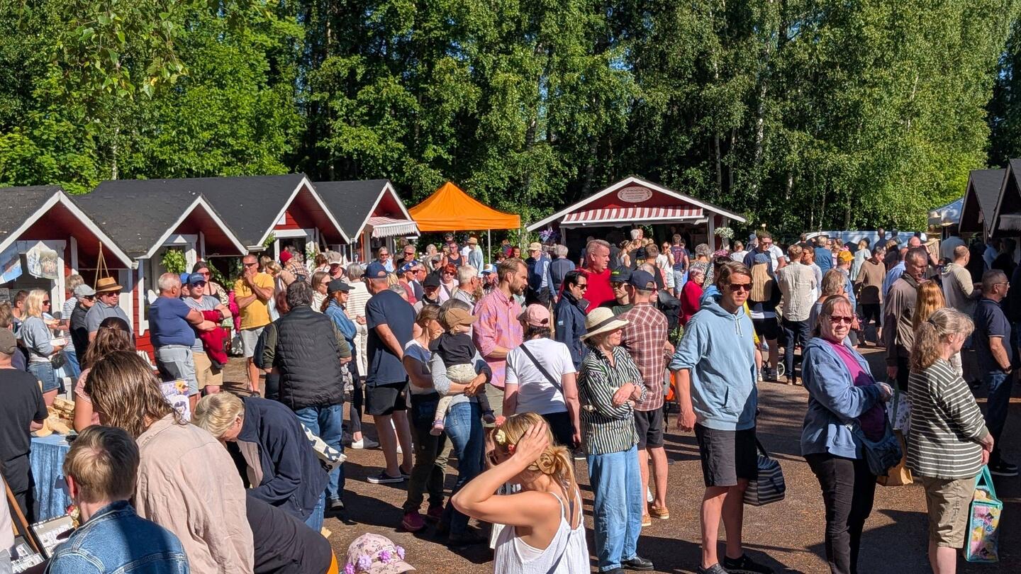 Alles tummelt sich auf dem Markt