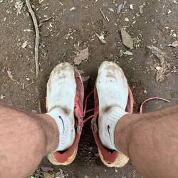 Schuhe sind am letzten Tag komplett auseinander gefallen / weiße Socken etwas dumme Idee gewesen