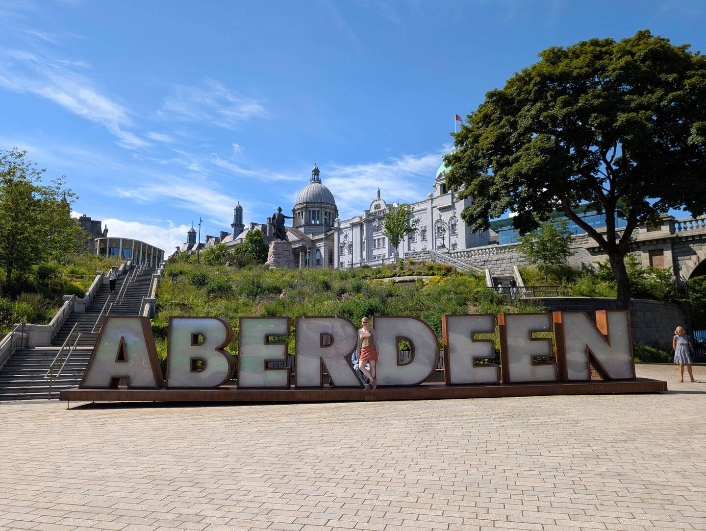 Keine Schlangen vor dem Aberdeen- Schild ;)