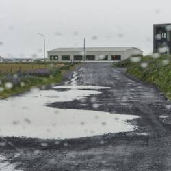 Die Straßen verwandeln sich in kleine Furten....