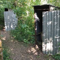 Toilette am Turm mit Papier 😉