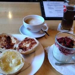 Frühstück am Autohof