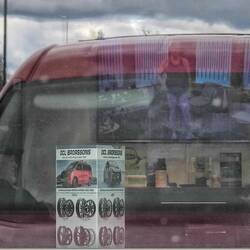 Werkstatt Parkplatz Spiegelspiel