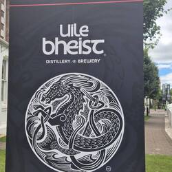 Besuch in der lokalen Bier & Whiskybrennerei Uile-bheisc in Inverness