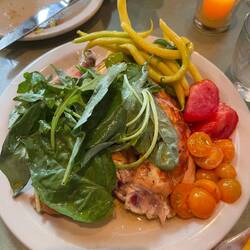 Chicken with green beans, basil and tomatoes