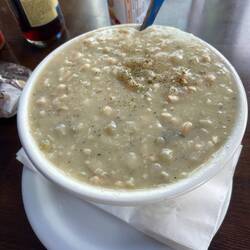 Thick clam chowder