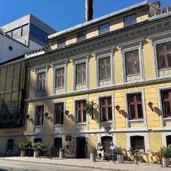 älteste Kneipe der Stadt (seit 1928) und Brauerei mit 72 Bieren!
