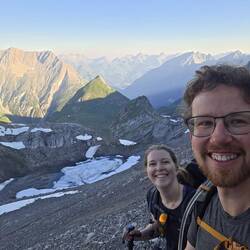 Blick zurück, der Seekogel in der Mitte liegt so gerade schon in der Sonne