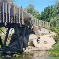 Troll Oscar Under the Bridge Nr.6 von Thomas Dambo