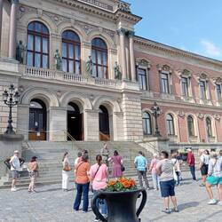 Hauptgebäude der Universität