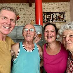 La surprise de se voir réunis chez papa et Marité