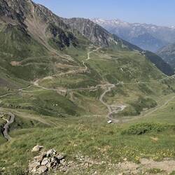 Tale spust ali pa vzpon na Tourmalet iz Luza smo spustili. Za letos.
