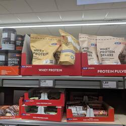And we squeezed in a quick trip to Aldi to grab protein bars for the hiking ,& drinks for train ride