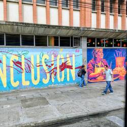 Das erste (irgendwie unerwartete) Graffiti nach Verlassen des Busses
