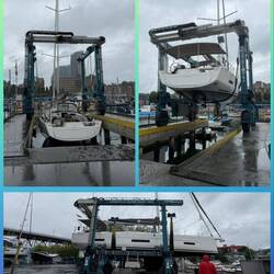 Auswasserung beim Grandville Island Boatyard