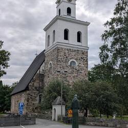Die Steinkirche ist architektonisch recht interessant