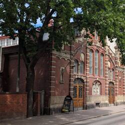 Die Markthalle von außen