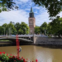 Fluss und Dom