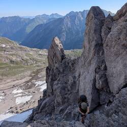 Blick voraus an der Bitterscharte und Einstieg in den Seilversicherten Part