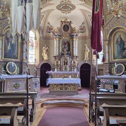 40 Einwohner, aber eine Kirche in top Zustand
