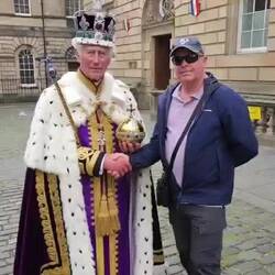 man glaubt es kaum, zufälliges zusammentreffen mit Prinz Charles auf Edinburg Castle