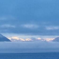 Fjord im Anendlicht... alle Blau-Fetischisten kommen hier auf ihre Kosten