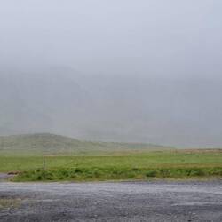 Sturm und Horizontalregen als wäreder Weltuntergang nicht mehr fern